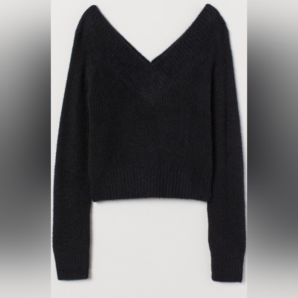 H&M Divided Black VNeck Sweater S